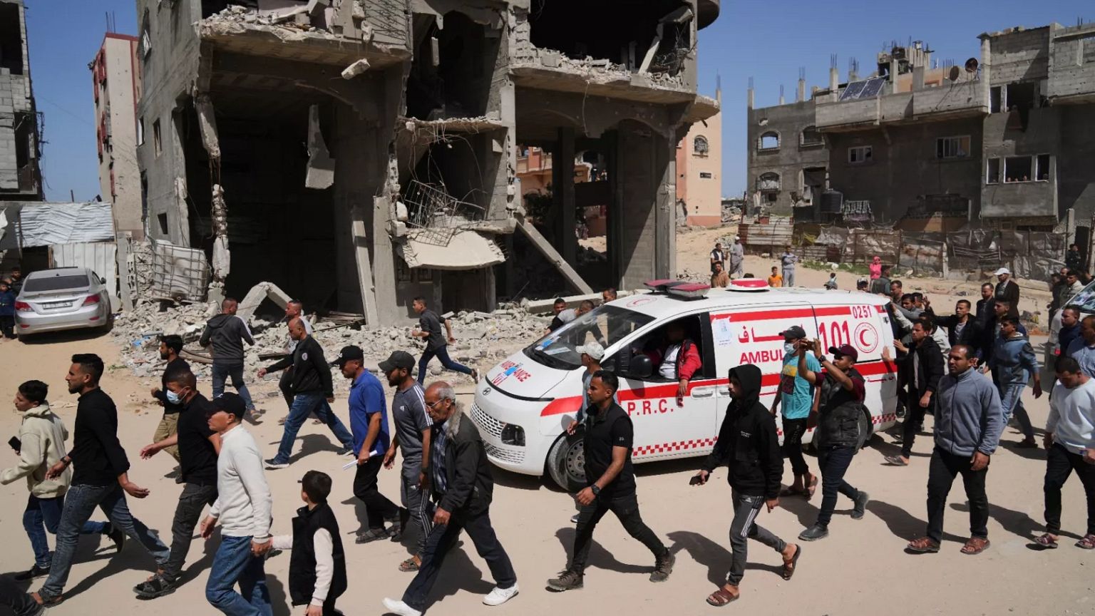 Meurtre d’au moins neuf médecins palestiniens par les forces israéliennes à Rafah