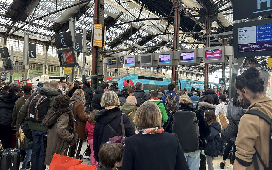 Grève à la SNCF : Les contrôleurs et conducteurs entament leur mouvement avant le pont du 8-Mai