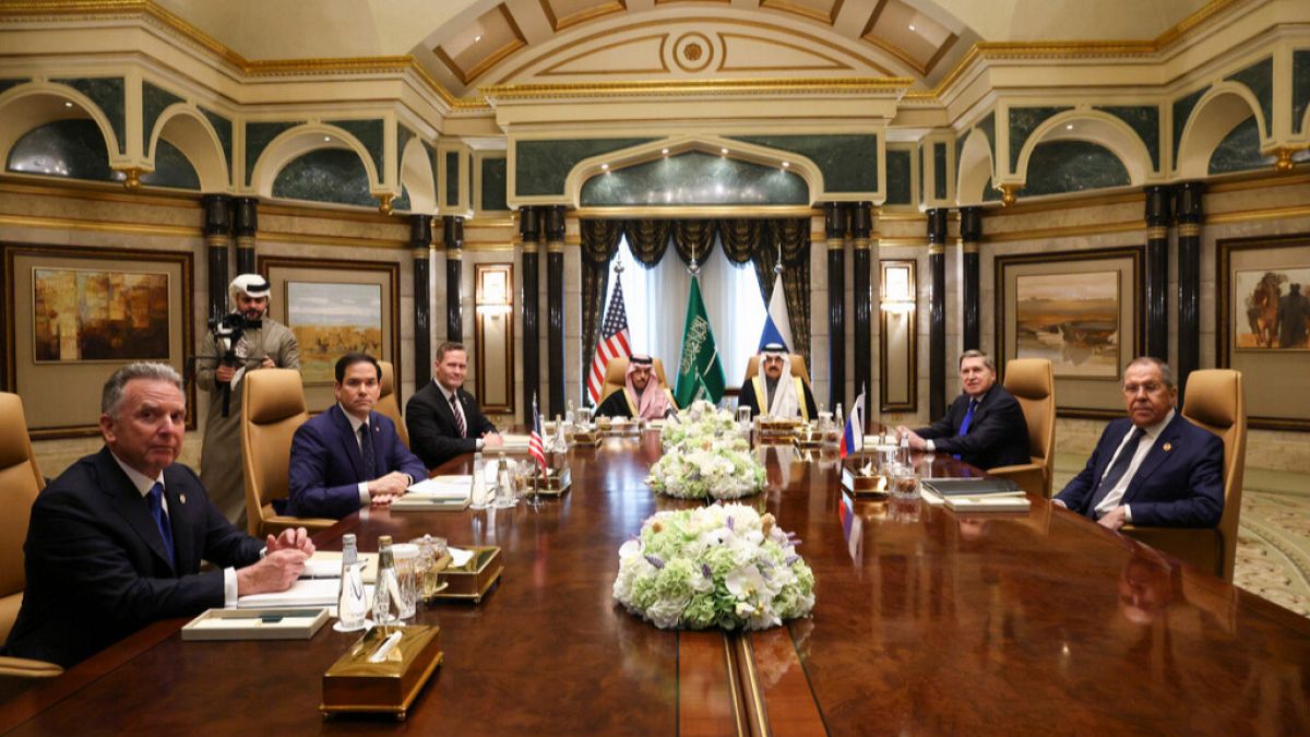 Rencontre diplomatique inattendue entre la Russie et les États-Unis