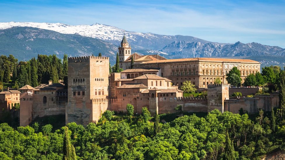 L’Alhambra de Grenade : Une Prouesse Hydraulique Médiévale