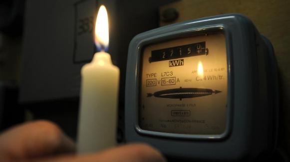 Coup de massue fiscal : la hausse du prix de l’électricité en France menace les ménages