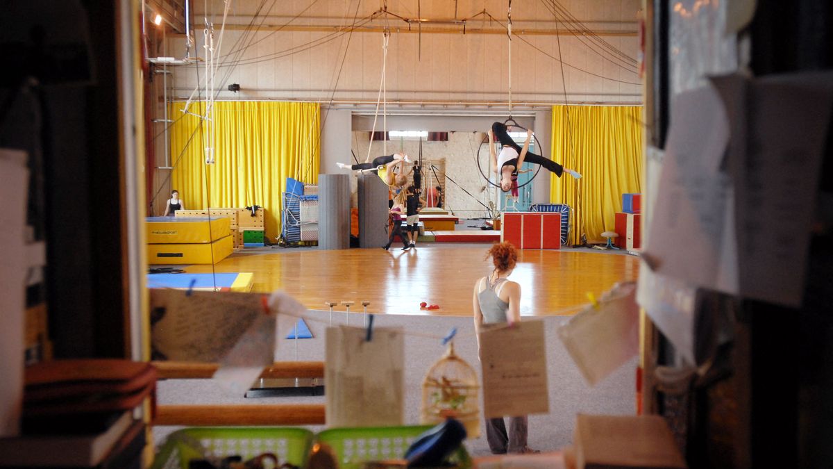 La chaleur extrême et les abus dans les écoles de cirque secouent la France