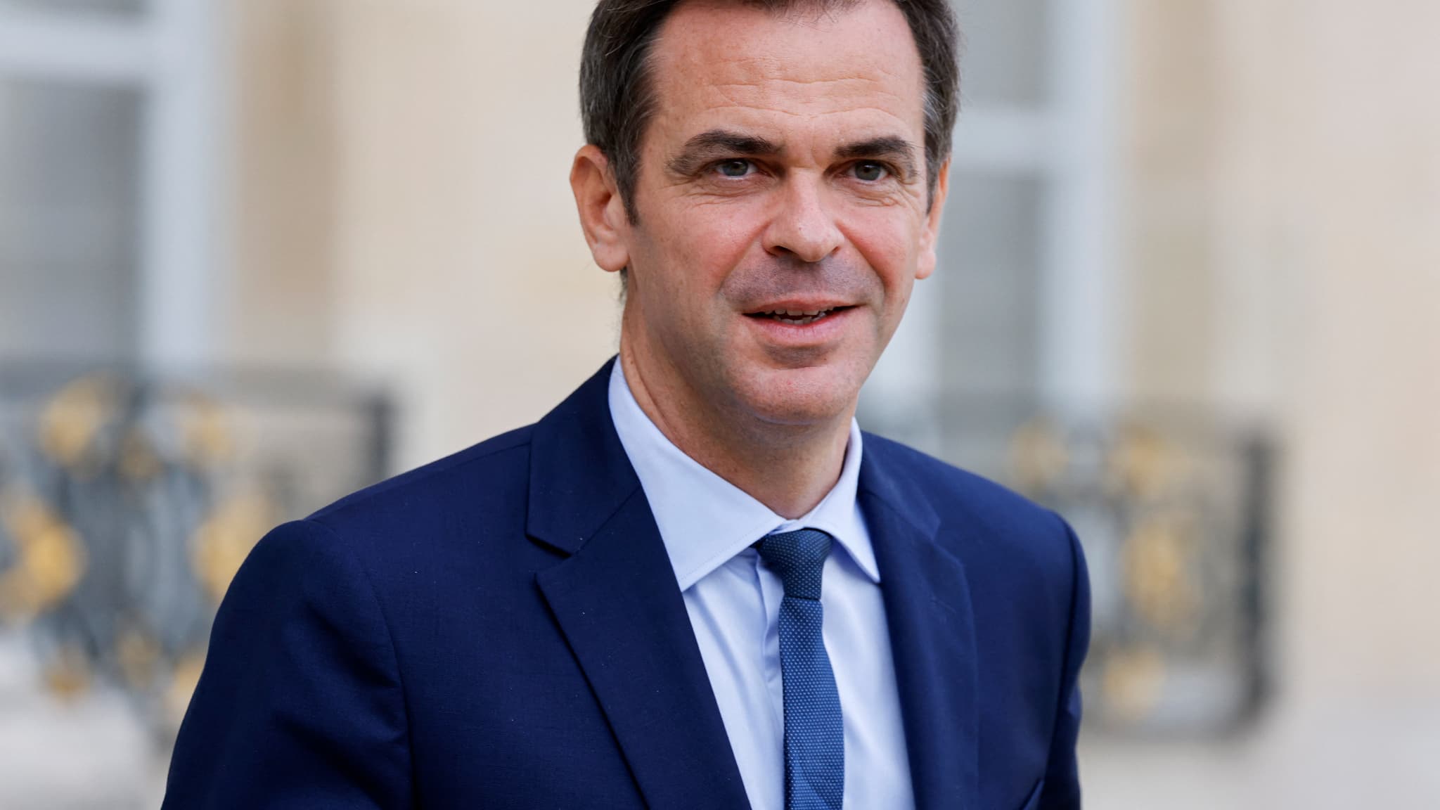 Olivier Véran face à l’effondrement de son image : 450 000 pages accablantes dévoilent les mensonges sur les vaccins